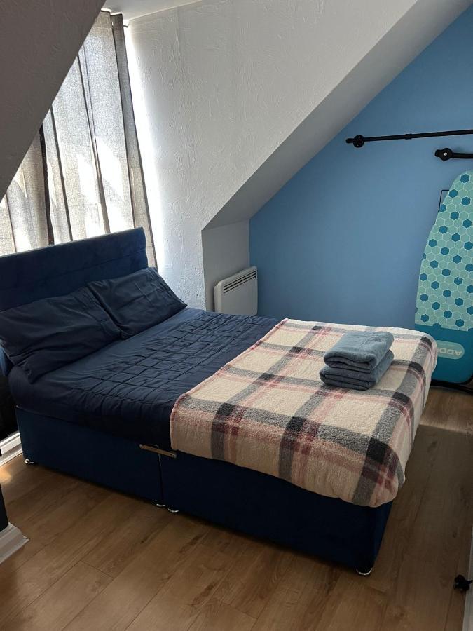 2 Bed Central Hub In Medway Apartment Chatham  Exterior photo